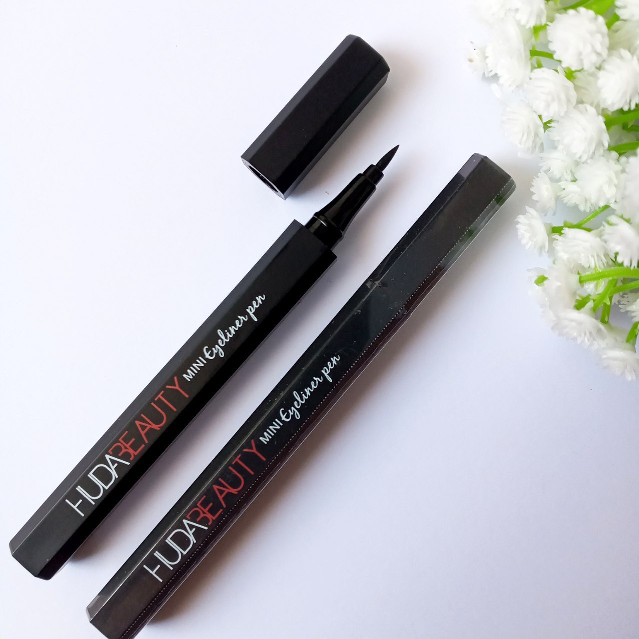 خط چشم ماژیکی هدی بیوتی Huda beauty هشت ضلعی